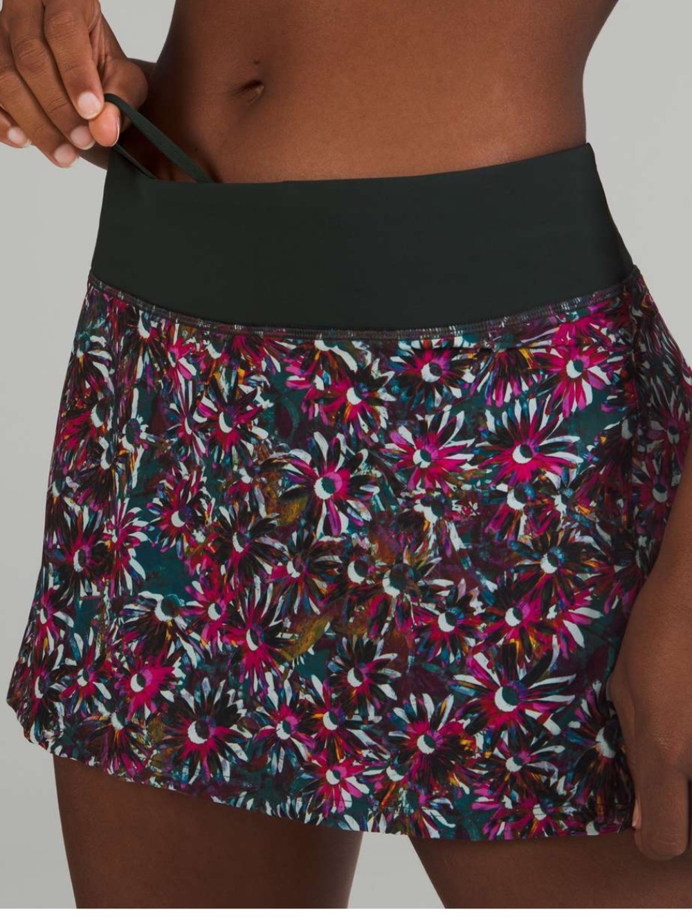 NWT Lululemon Play Off Pleats Skirt Size 6
